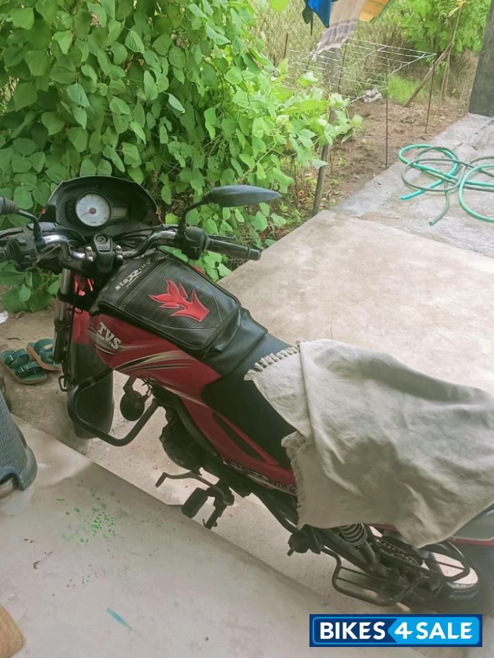 Red TVS Star City Plus