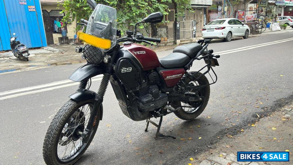 Maroon Yezdi Adventure Single Headlight Maroon Yezdi Adventure Single Headlight