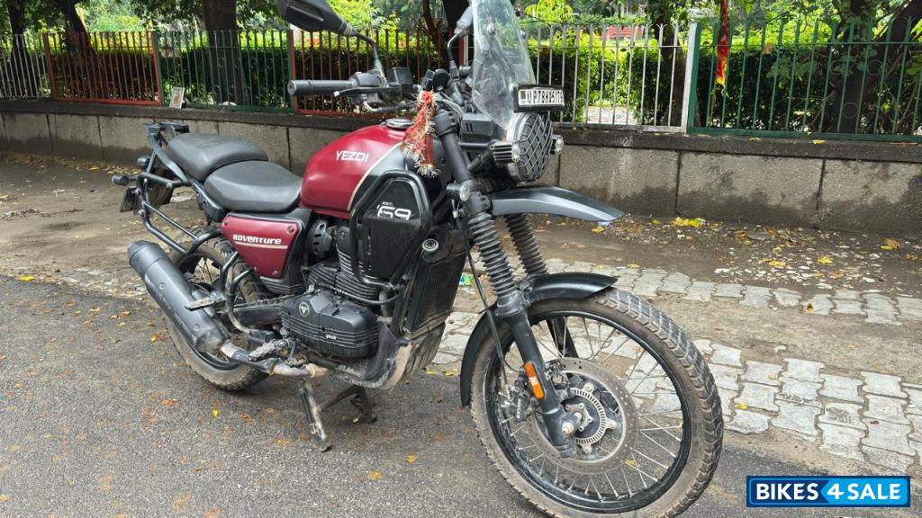 Maroon Yezdi Adventure Single Headlight Maroon Yezdi Adventure Single Headlight