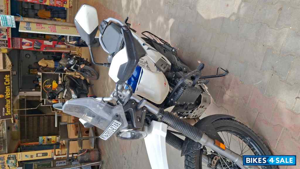 Blue White Hero Xpulse 200 4V