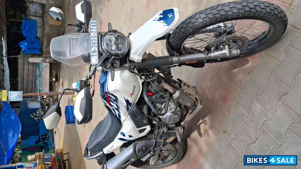 Blue White Hero Xpulse 200 4V