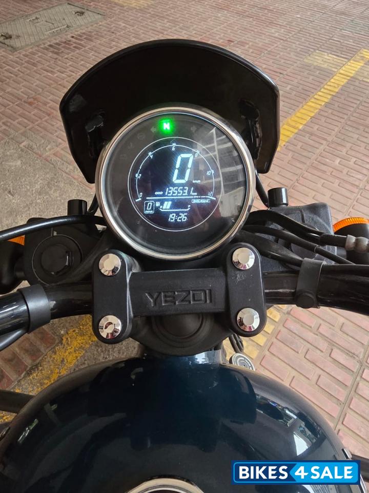 Forest Green Yezdi Roadster Dual Tone