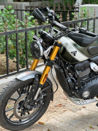 Green Triumph Scrambler 400 X