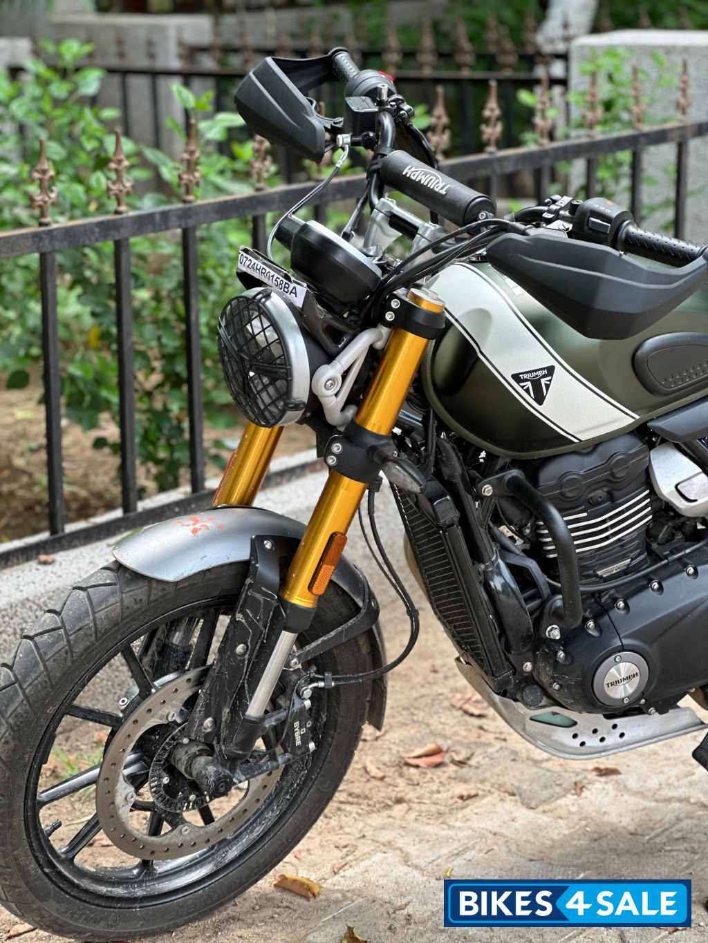 Green Triumph Scrambler 400 X