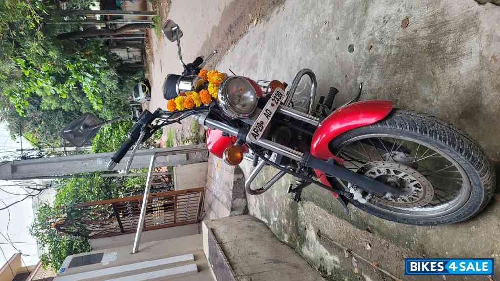 Wine Red Bajaj Avenger 220 DTS-i Wine Red Bajaj Avenger 220 DTS-i