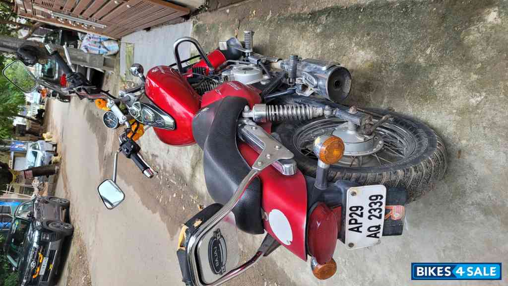 Wine Red Bajaj Avenger 220 DTS-i Wine Red Bajaj Avenger 220 DTS-i