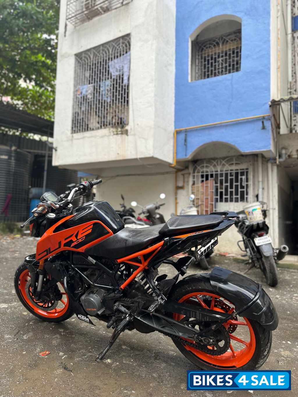 Black Orange KTM Duke 200