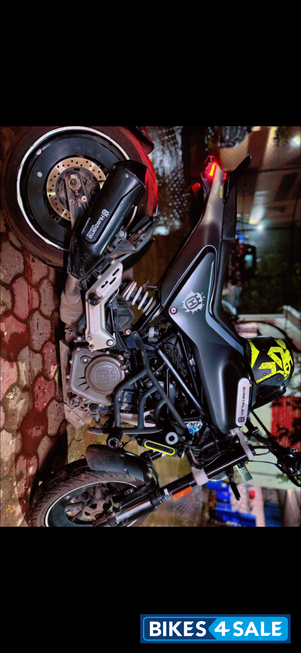 Husqvarna Svartpilen 250