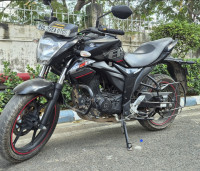 Pearl Black Suzuki Gixxer ABS