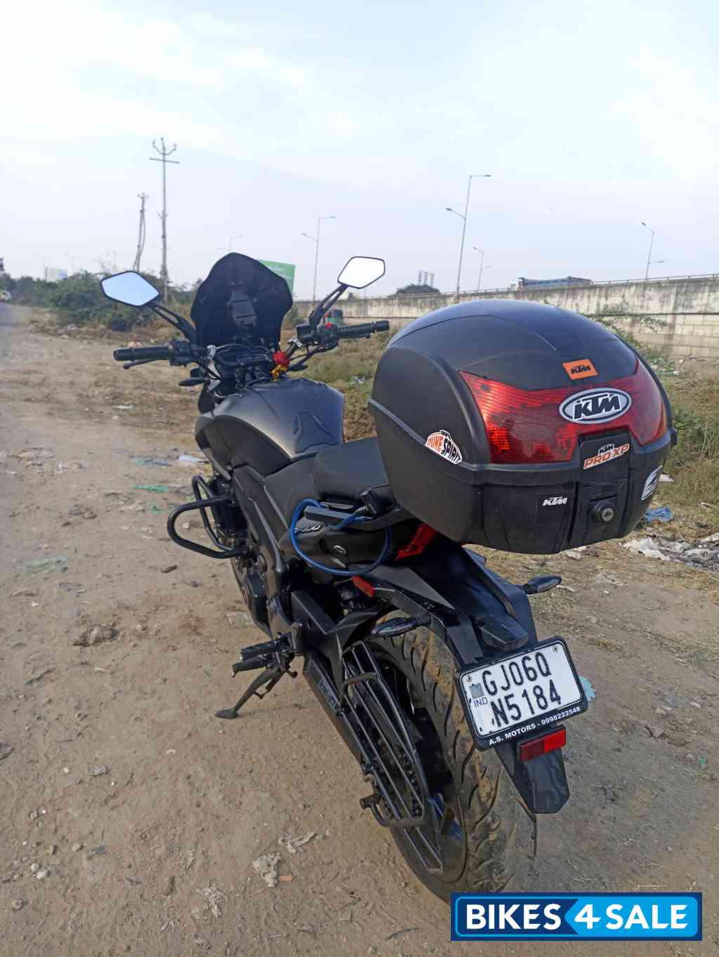 Charcoal Black Bajaj Dominar 400 ABS BS6