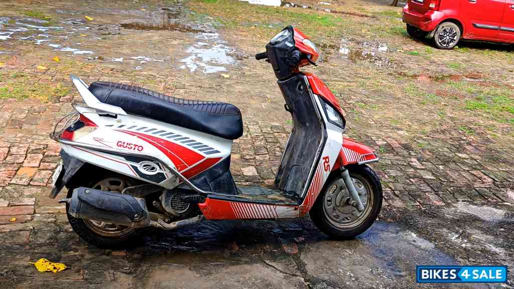Mahindra Gusto 125