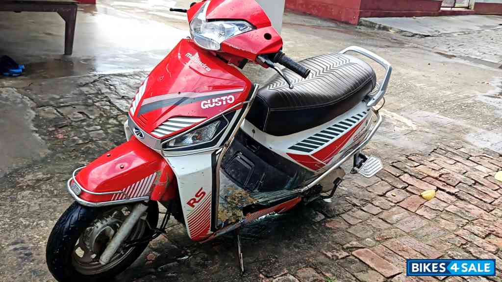 Mahindra Gusto 125