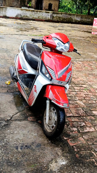 Mahindra Gusto 125