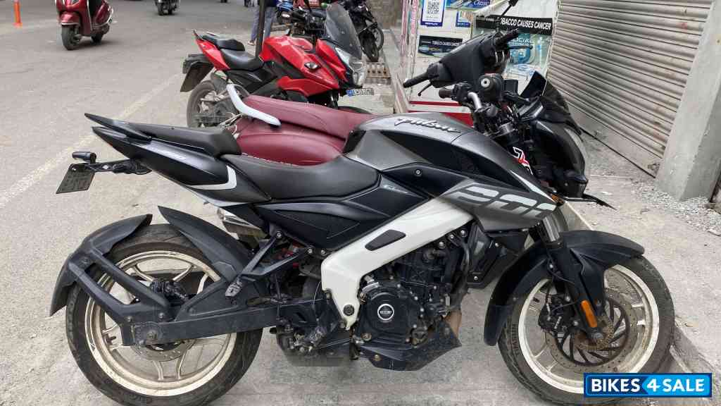 Grey And White Bajaj Pulsar NS 200 BS6