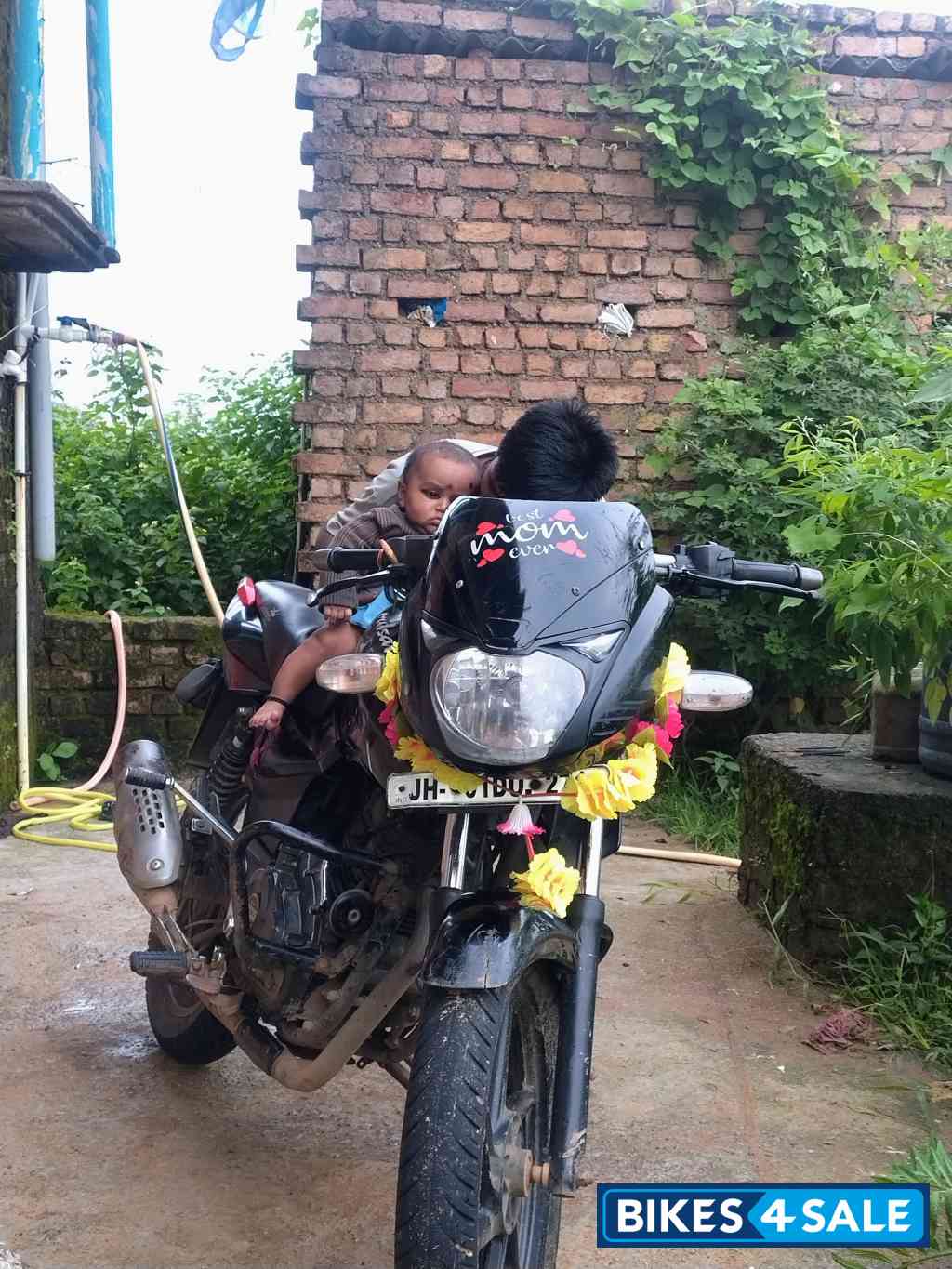 Black Bajaj Pulsar 150 Neon