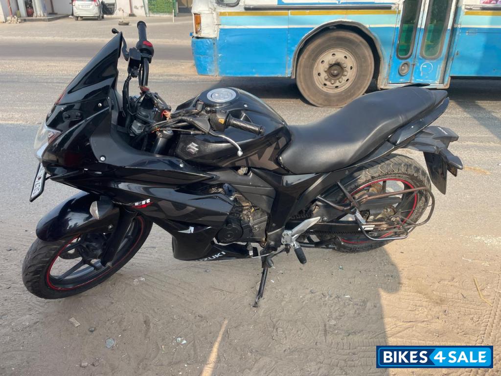 Suzuki Gixxer SF Suzuki Gixxer SF