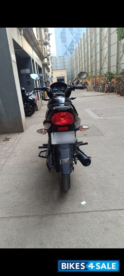 Black Honda Shine 125