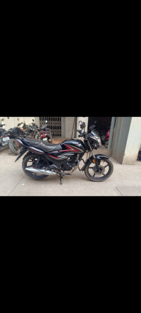 Black Honda Shine 125