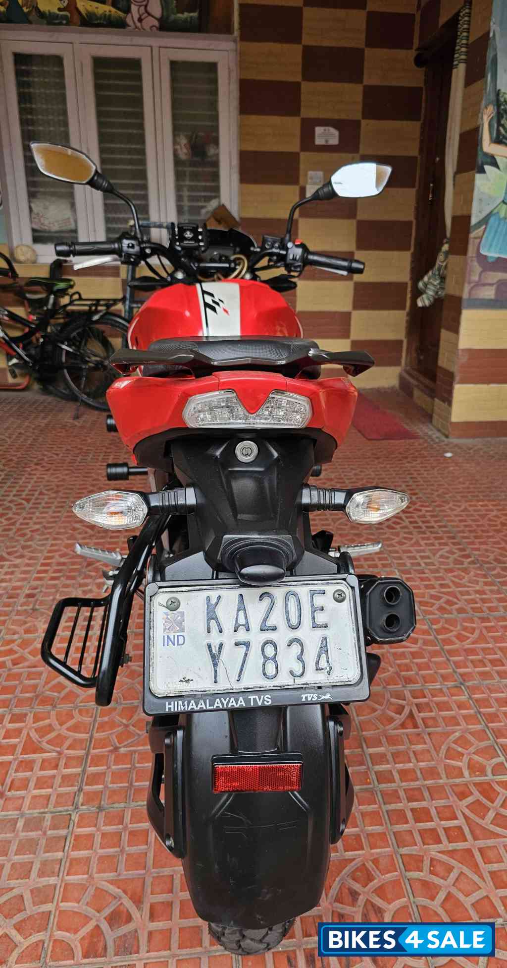 Red TVS Apache RTR 160 4V BS6