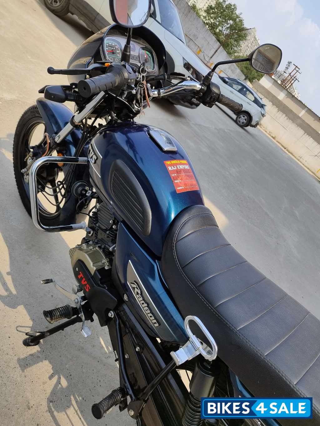 TVS Radeon Dual Tone Edition