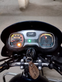 TVS Radeon Dual Tone Edition