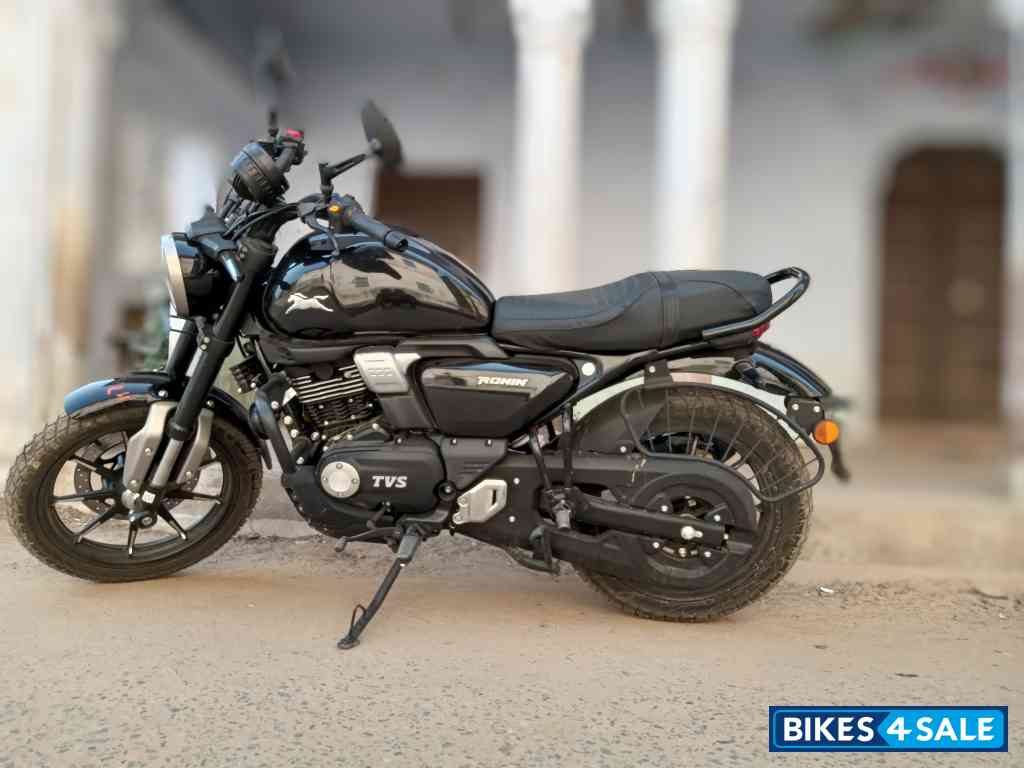 TVS Ronin SS