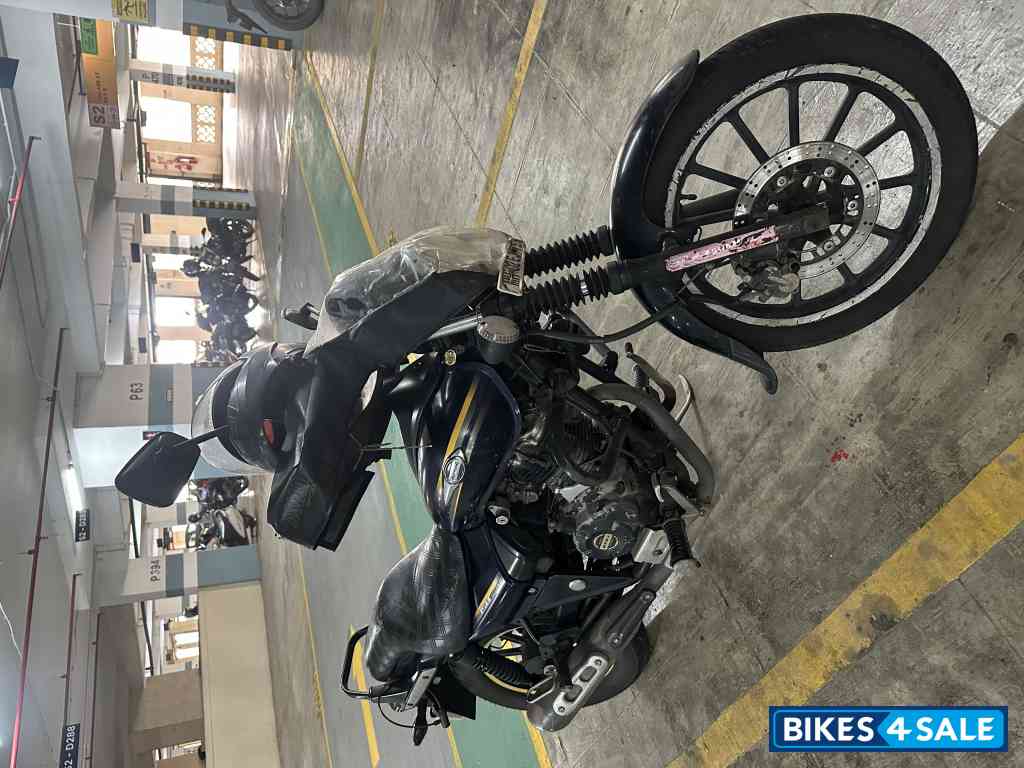 Blue Bajaj Avenger Street 150