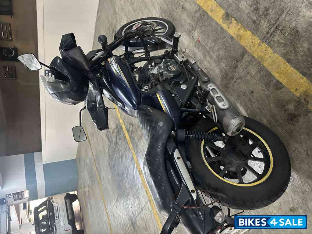 Blue Bajaj Avenger Street 150