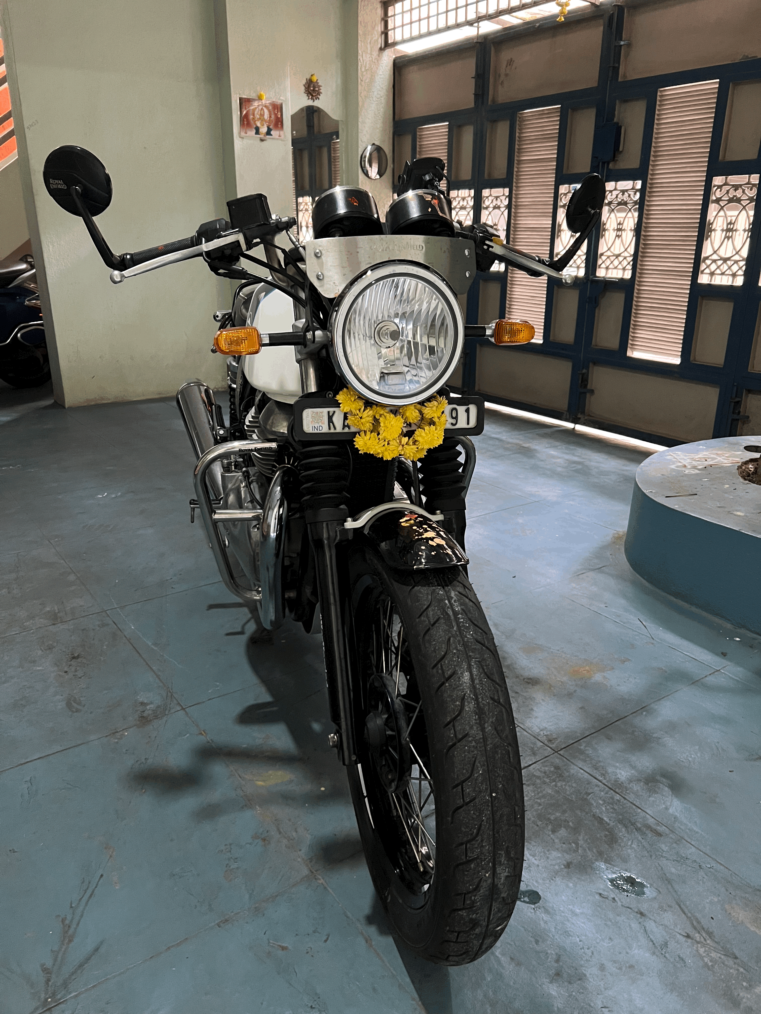 Icequeen White Royal Enfield Continental GT 650 Twin