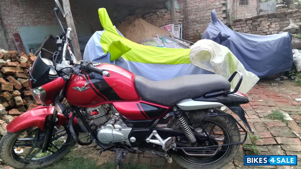 Bajaj V15