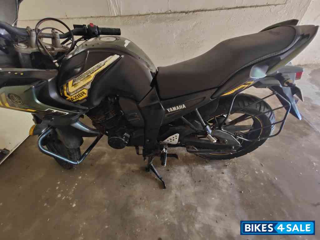 Military Green Yamaha Fazer FI V2 Military Green Yamaha Fazer FI V2