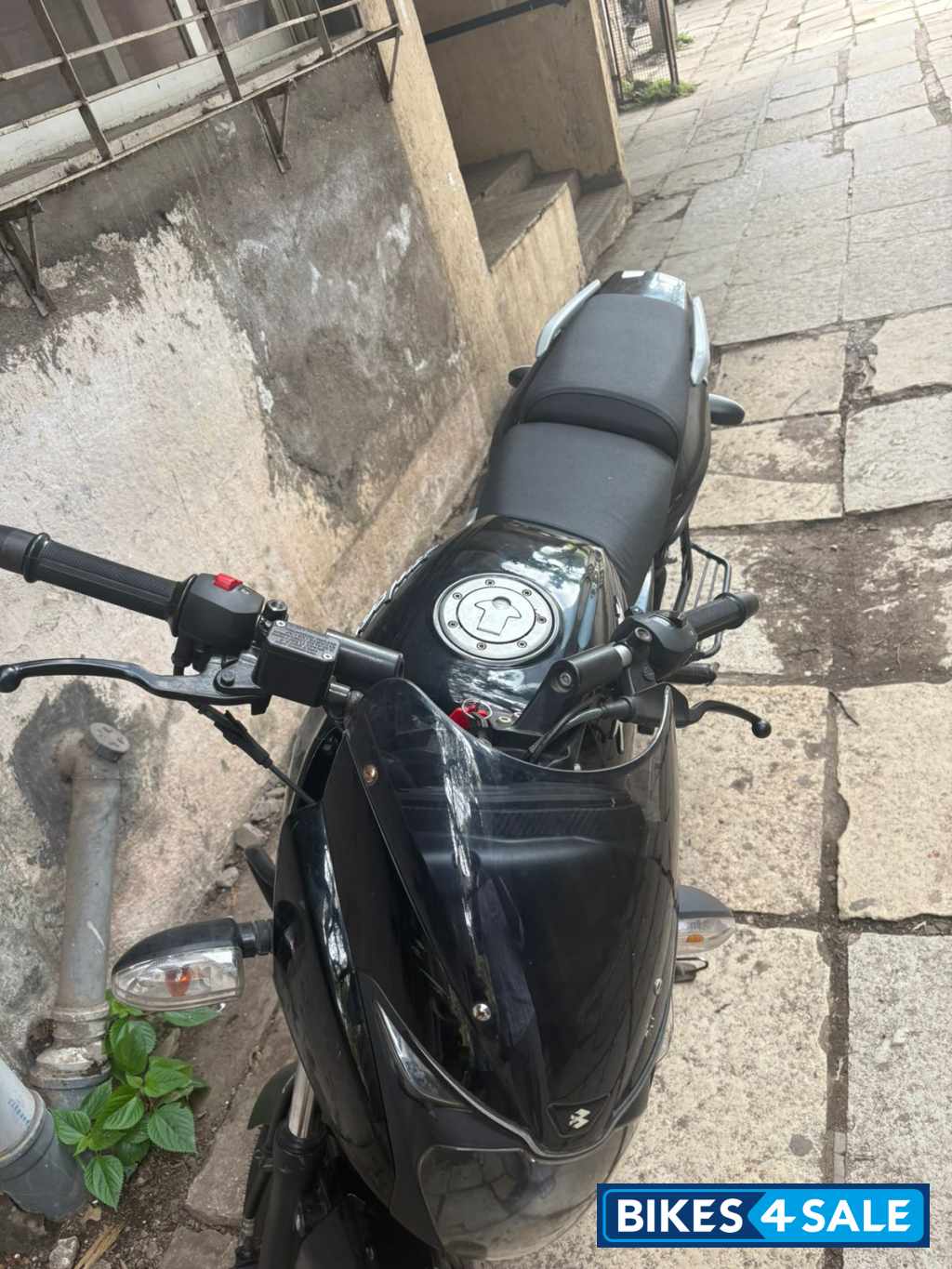 Black Bajaj Pulsar 125