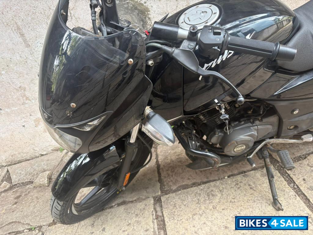 Black Bajaj Pulsar 125