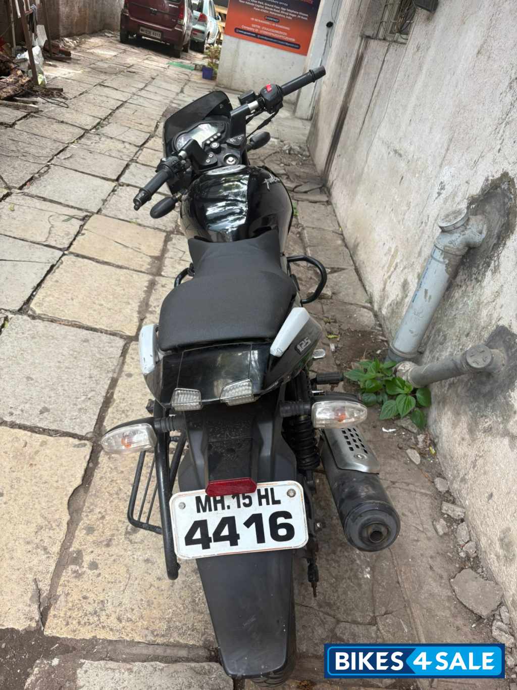 Black Bajaj Pulsar 125