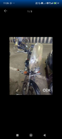 Black Bajaj Avenger Cruise 220