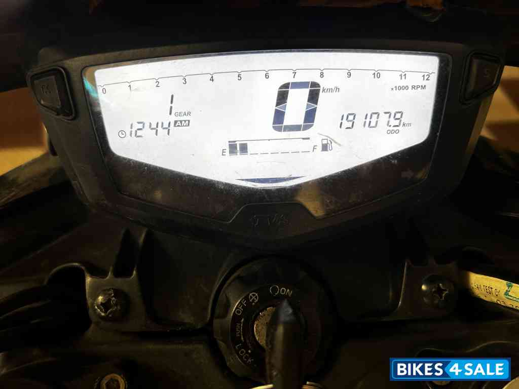 TVS Apache RTR 200 4V TVS Apache RTR 200 4V