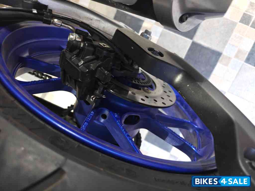 Metallic Grey Yamaha R15M