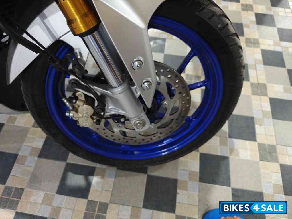 Metallic Grey Yamaha R15M