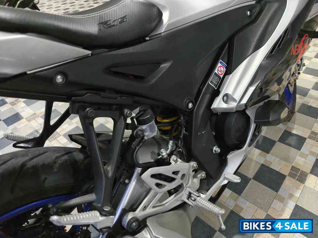 Metallic Grey Yamaha R15M