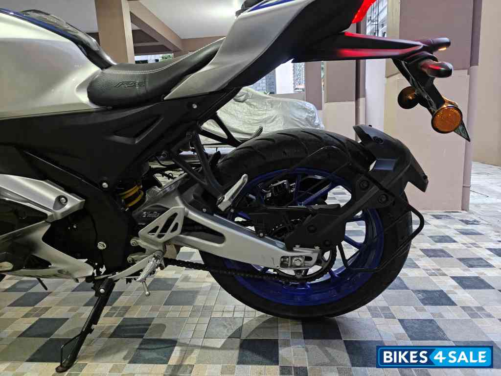 Metallic Grey Yamaha R15M