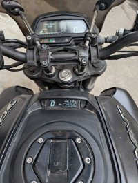 Black Bajaj Dominar 400