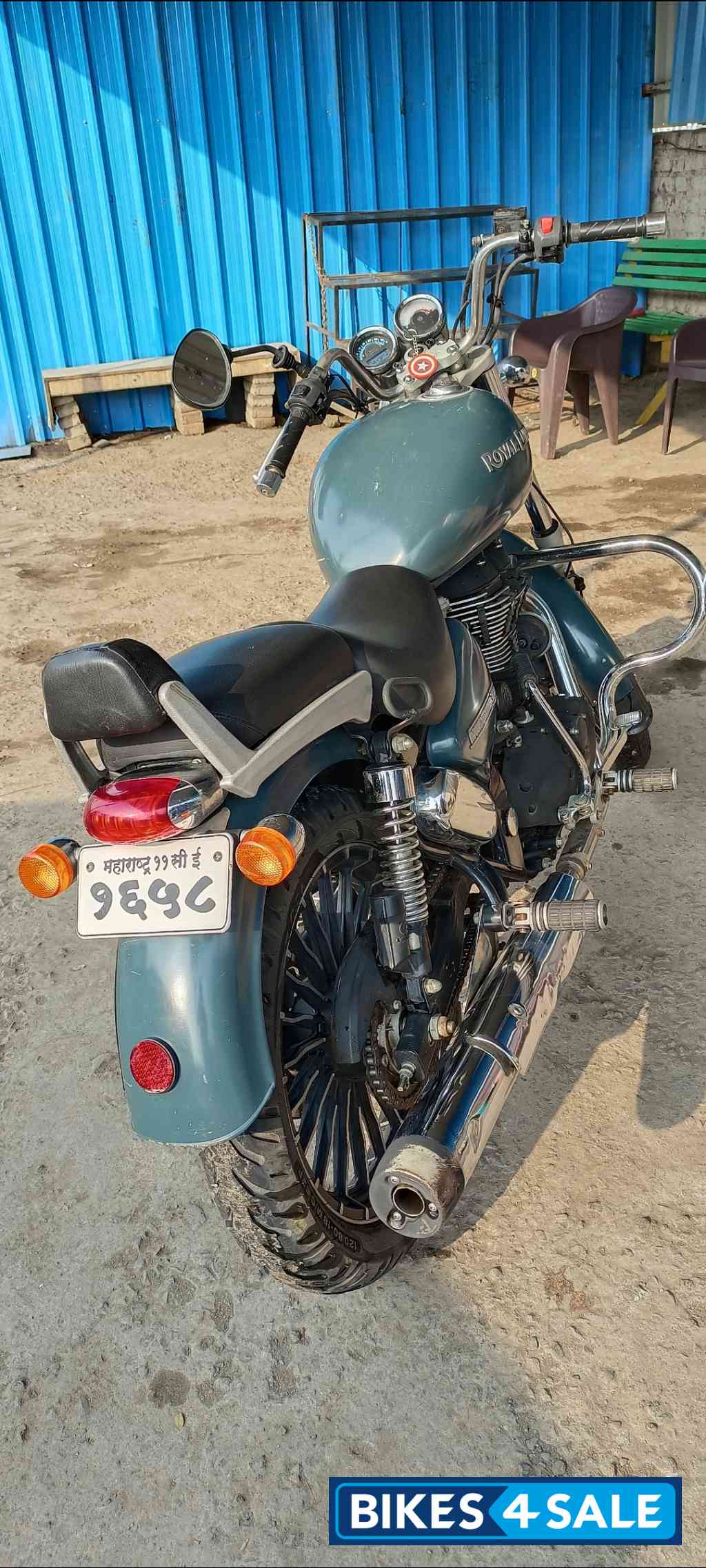 Ashpalt Royal Enfield Thunderbird 350