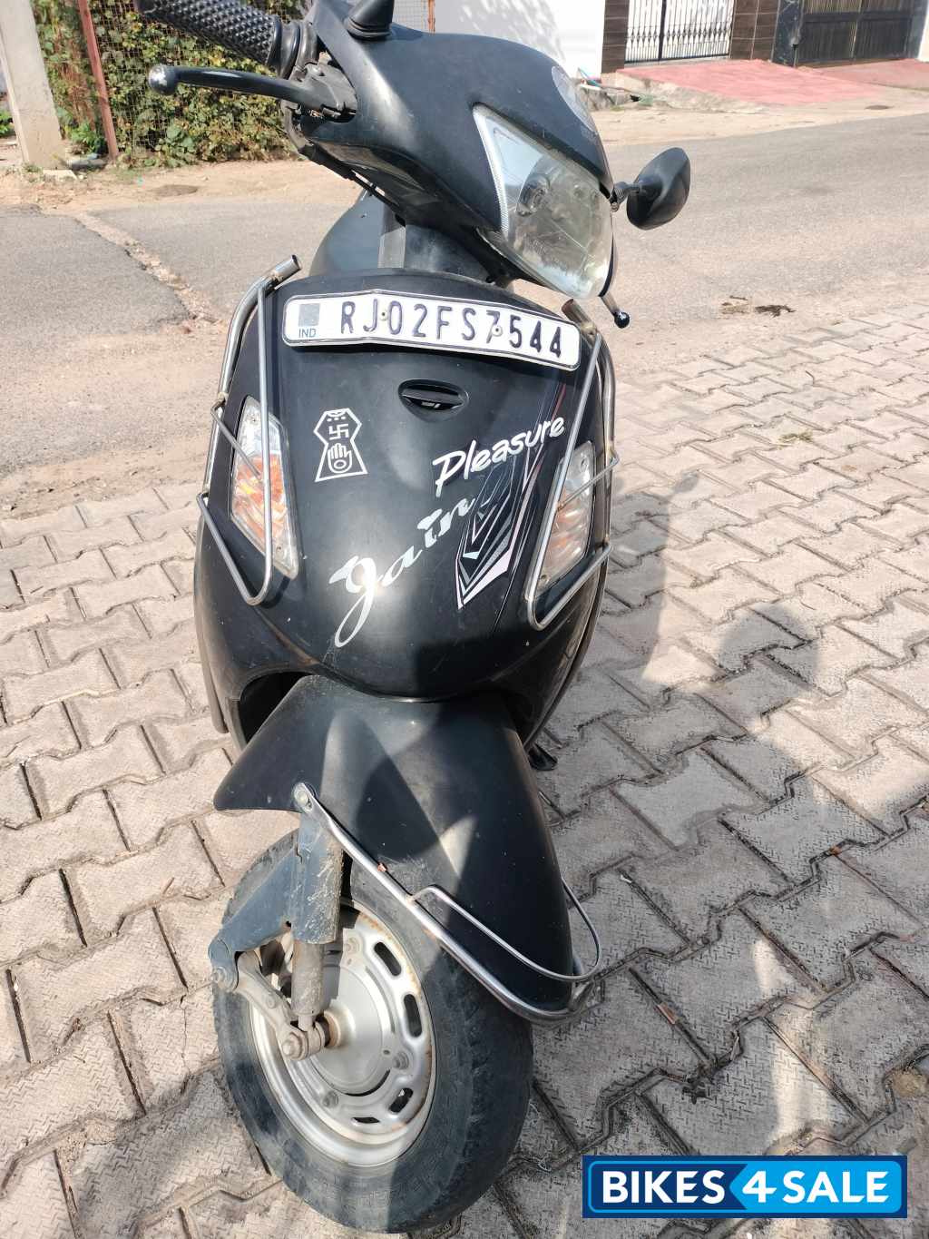 Black Hero Pleasure Black Hero Pleasure