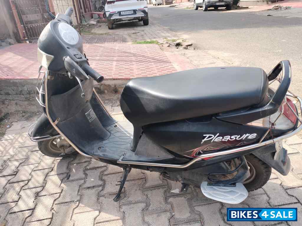 Black Hero Pleasure Black Hero Pleasure