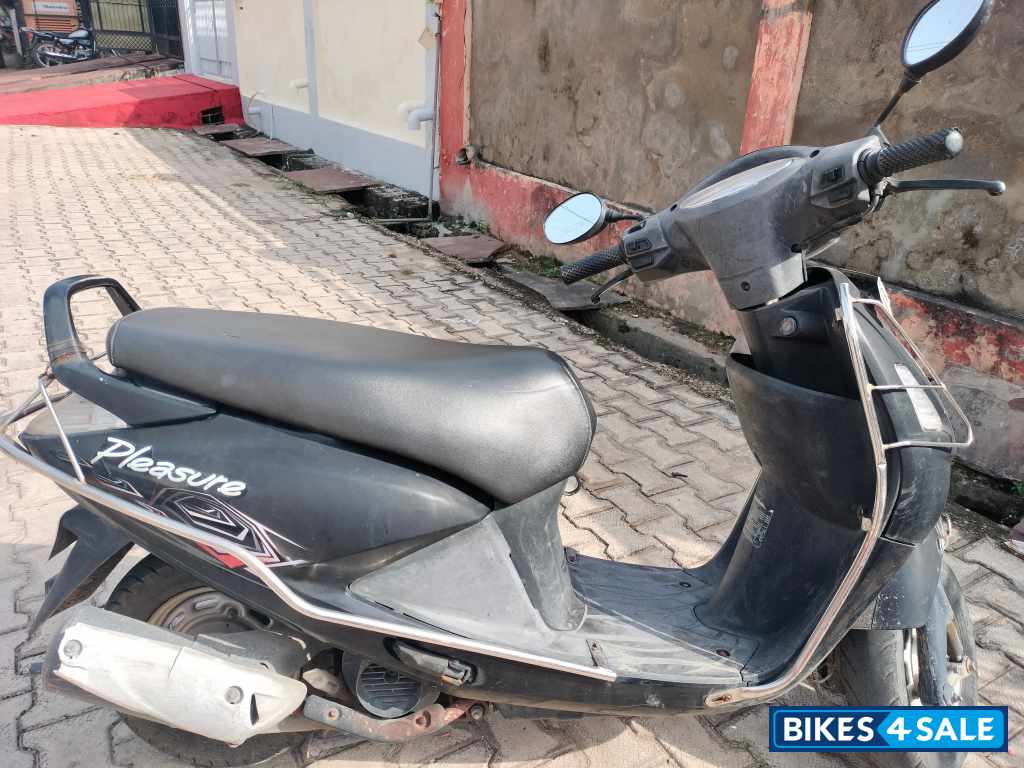 Black Hero Pleasure Black Hero Pleasure