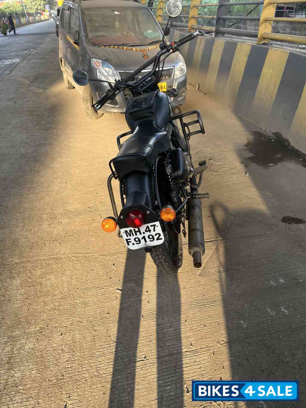 Black Royal Enfield Bullet Electra Twinspark