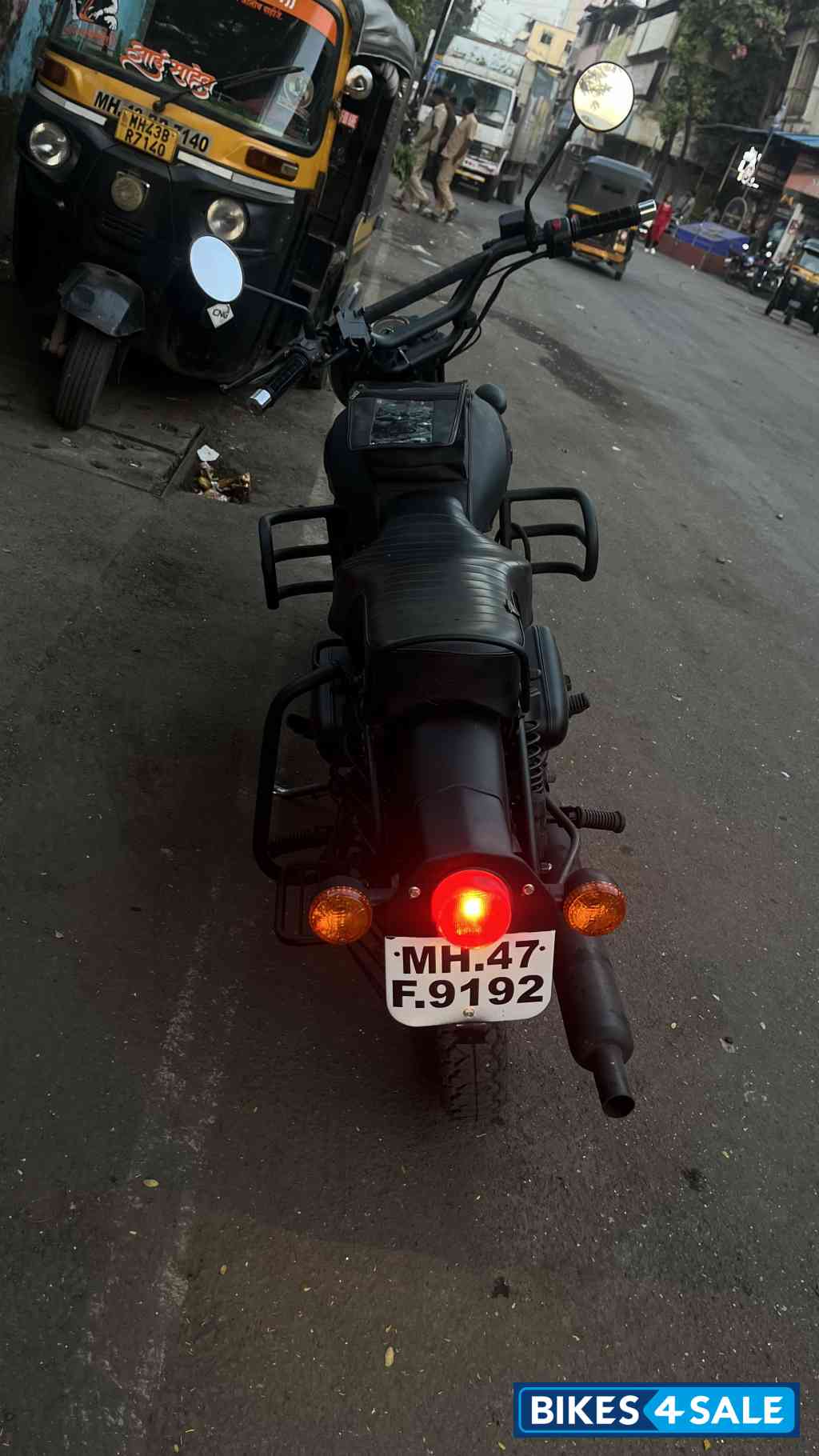 Black Royal Enfield Bullet Electra Twinspark