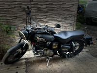 Black Royal Enfield Bullet Electra Twinspark