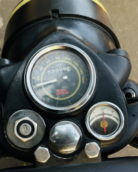 Black Royal Enfield Bullet Electra Twinspark