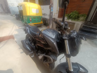 Black Bajaj Dominar 250